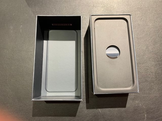 Caja Vacia Negra iPhone 5