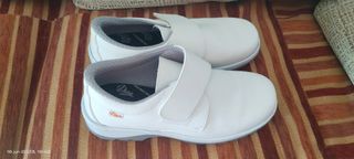 zapato sanitario .