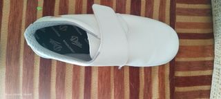 zapato sanitario .