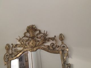 Conjunto recibidor bronce y mármol.