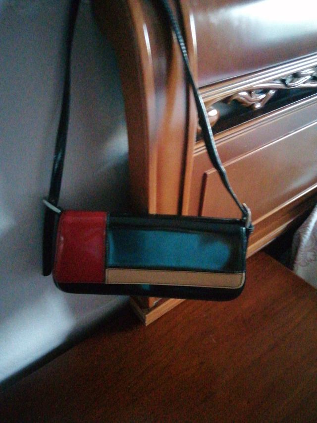 cartera, bolso de charol