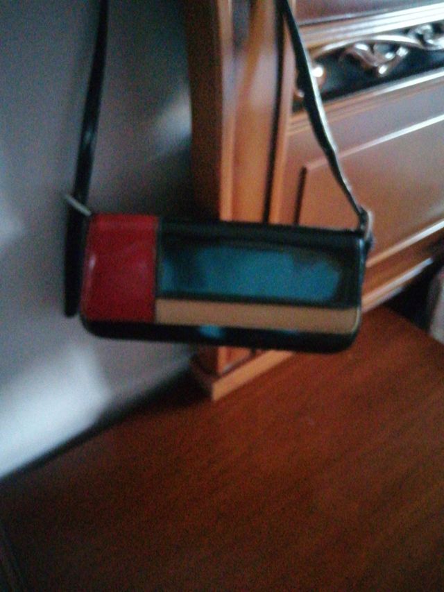 cartera, bolso de charol