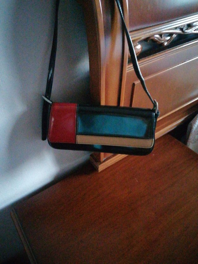 cartera, bolso de charol