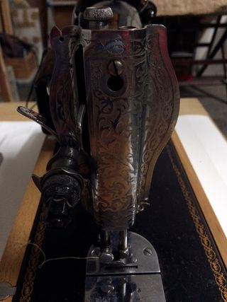 Máquina de coser Alfa. Eléctrica, de anticuario.