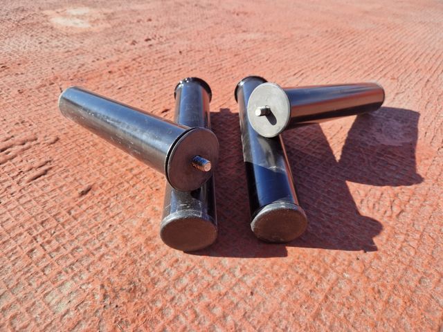 Pata metálica negras