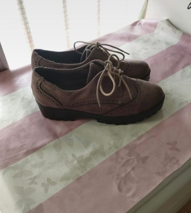 vendo mocasines grises