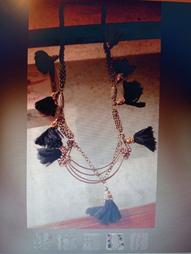 COLLARES VARIOS.