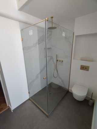 instalador, montador de mamparas de baño y ducha 