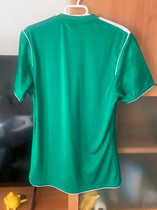 Camiseta de deporte Adidas.