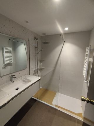 instalador de mamparas de baño, ducha y bañera 