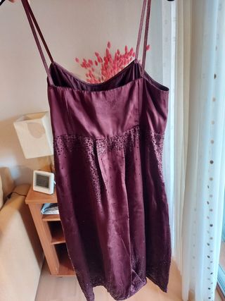 Vestido de fiesta morado con lentejuelas