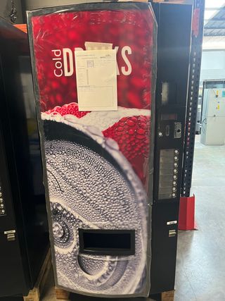 Máquina vending bebidas frías