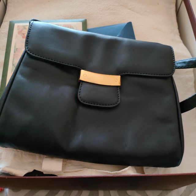 borsetta in pelle blu molto scuro