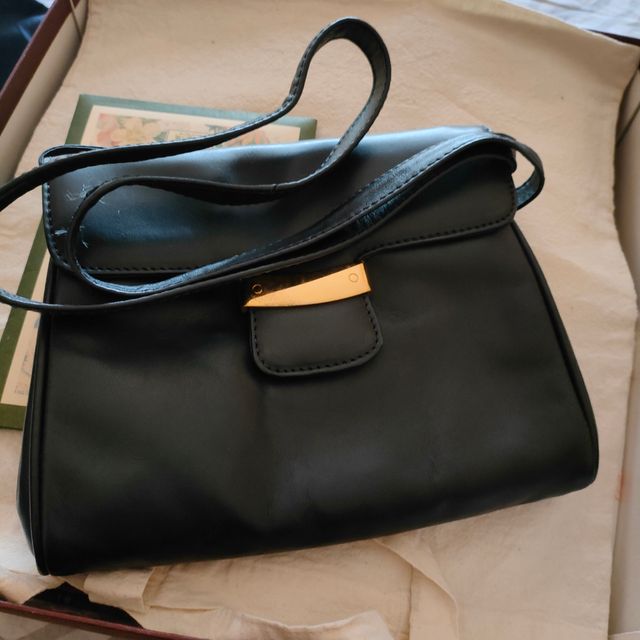 borsetta in pelle blu molto scuro