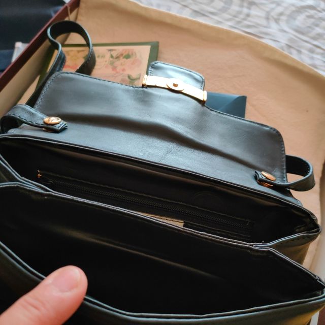 borsetta in pelle blu molto scuro