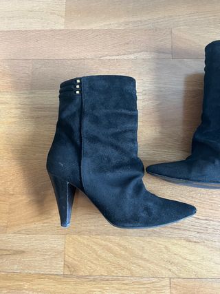 Botines ante negro. T37. Hoss Intropia.