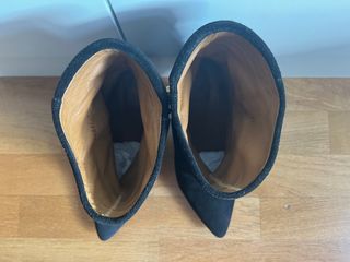 Botines ante negro. T37. Hoss Intropia.