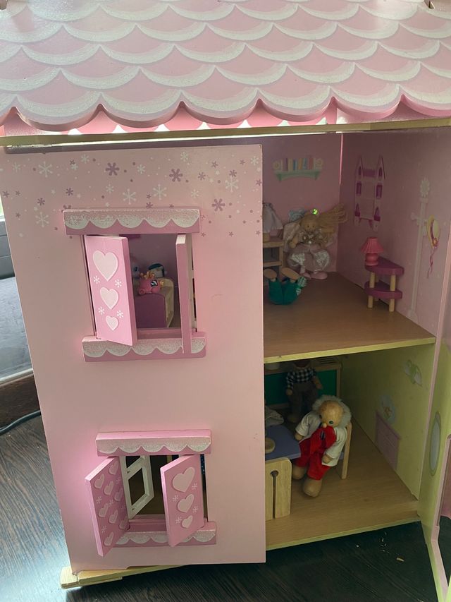 Casa muñecas madera