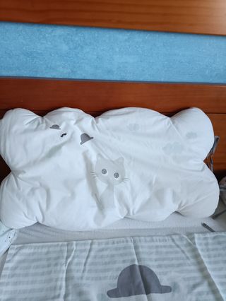 Chichonera, colcha y sabana bajera  de cuna