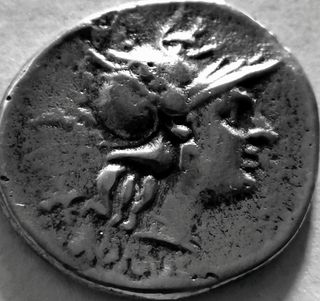 Caius Servilius, Denario de Plata del año 136 A.D.