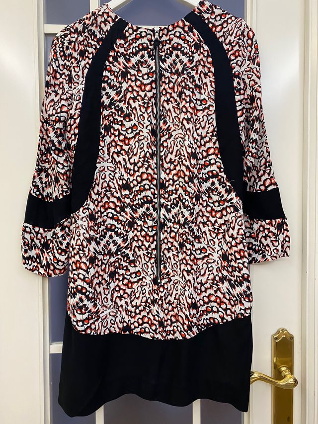 Vestido animal print French Connection