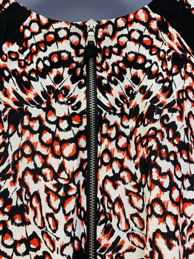 Vestido animal print French Connection