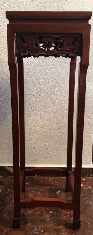 Pedestal para jarrón o figura