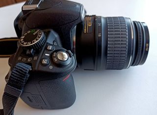 Nikon D3100, 2 objetivos, filtros, bolsa