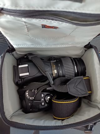 Nikon D3100, 2 objetivos, filtros, bolsa