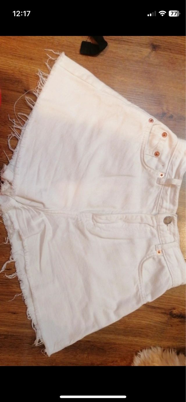 Vaqueros blancos cortos sueltos