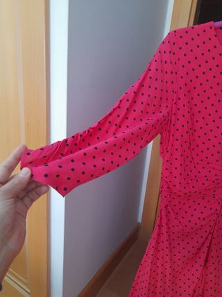 Precioso vestido asimétrico de gasa