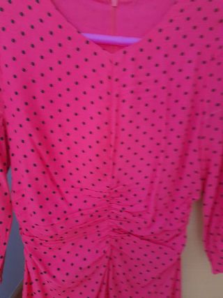 Precioso vestido asimétrico de gasa