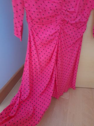 Precioso vestido asimétrico de gasa