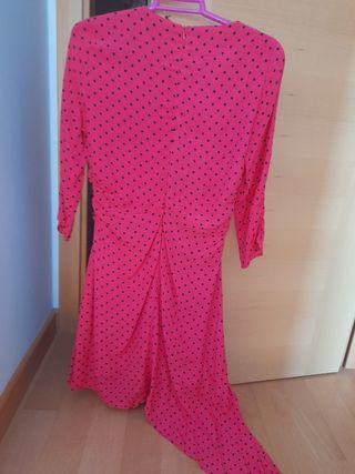 Precioso vestido asimétrico de gasa