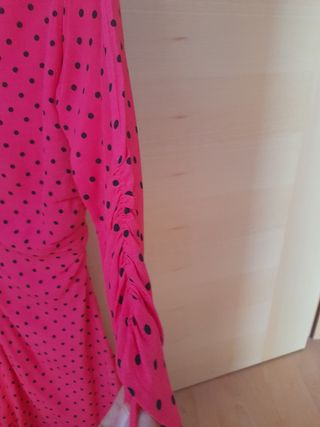 Precioso vestido asimétrico de gasa