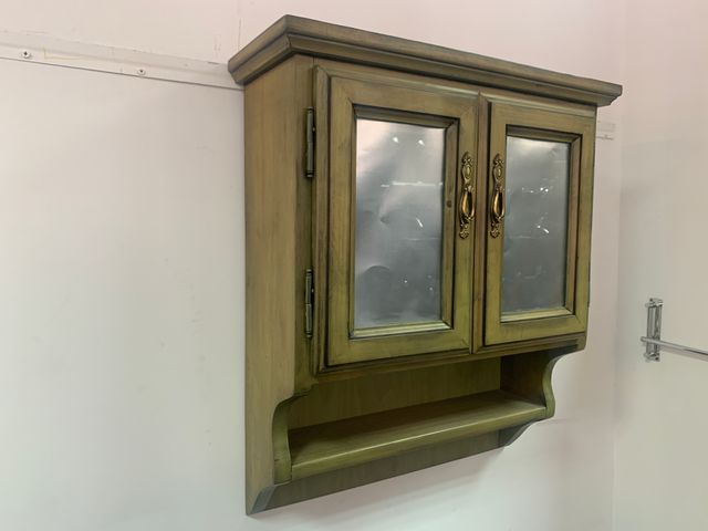 -50% Dto. VITRINA COLGAR 75cm. NUEVA DE EXPOSICION