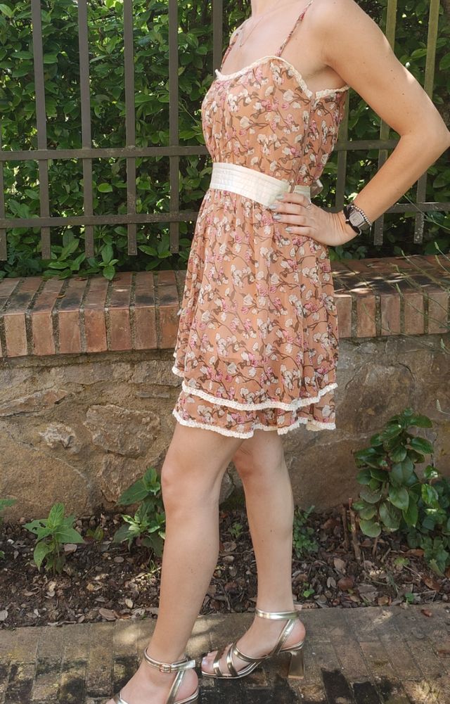 Abito floreale con gale