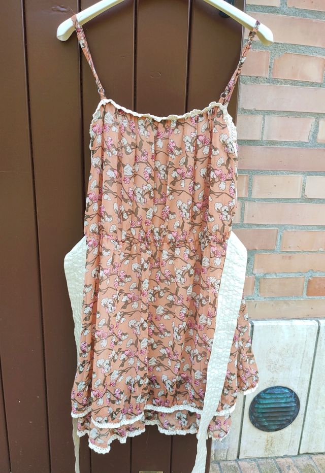 Abito floreale con gale