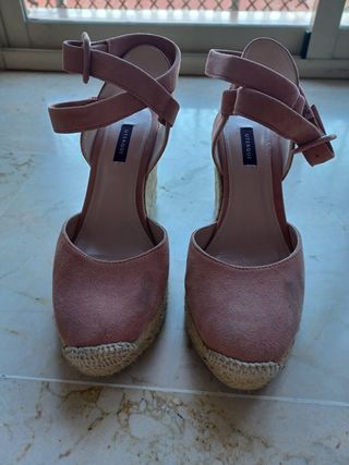 Sandalias cuña Uterqüe talla 36
