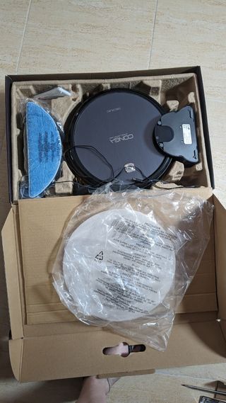 Robot aspirador Conga con mando