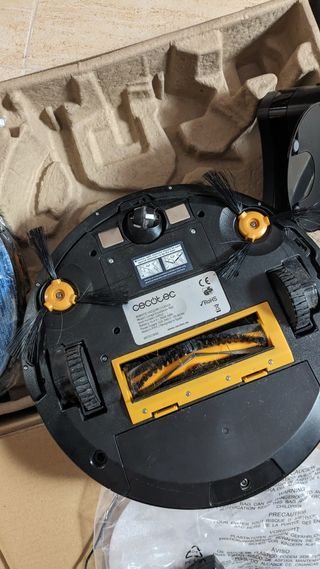 Robot aspirador Conga con mando