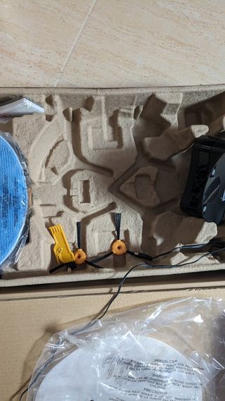 Robot aspirador Conga con mando