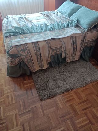 Edredón cama de 135cm tonos beige, verde y marrón.