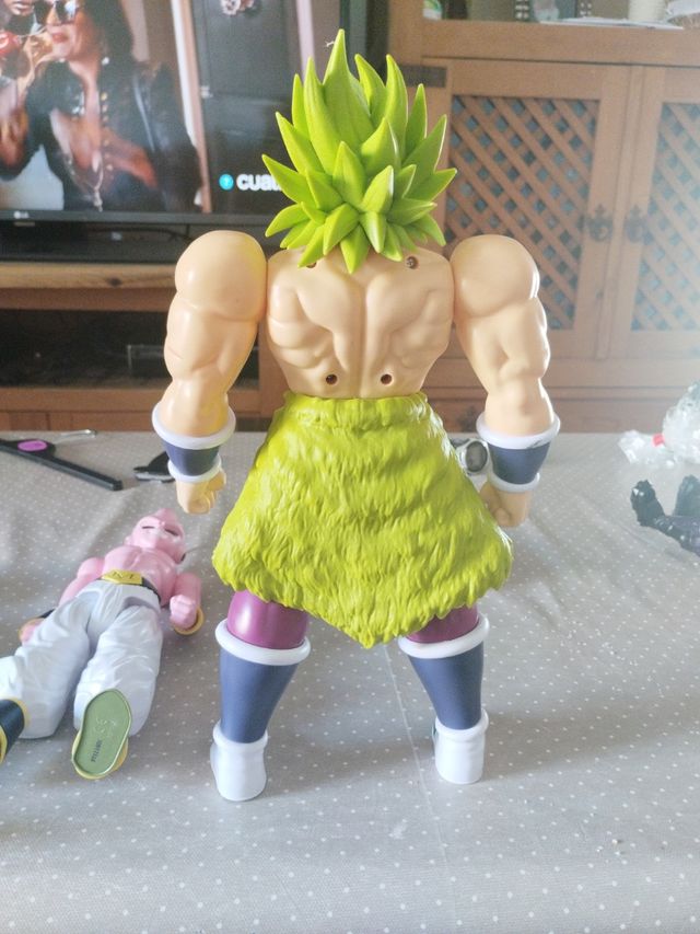 muñeco dragón ball broli