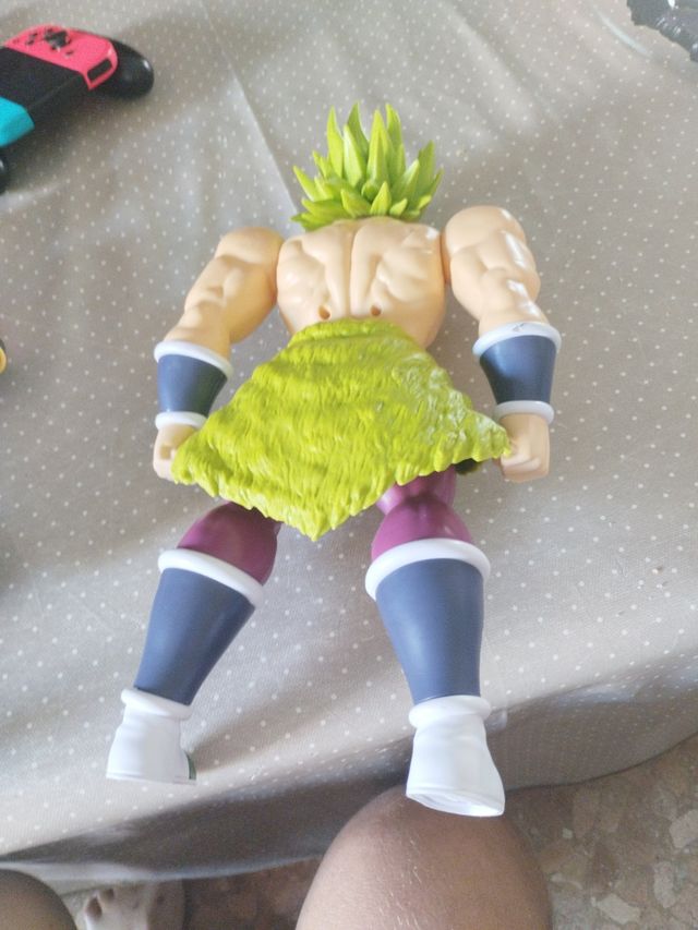 muñeco dragón ball broli