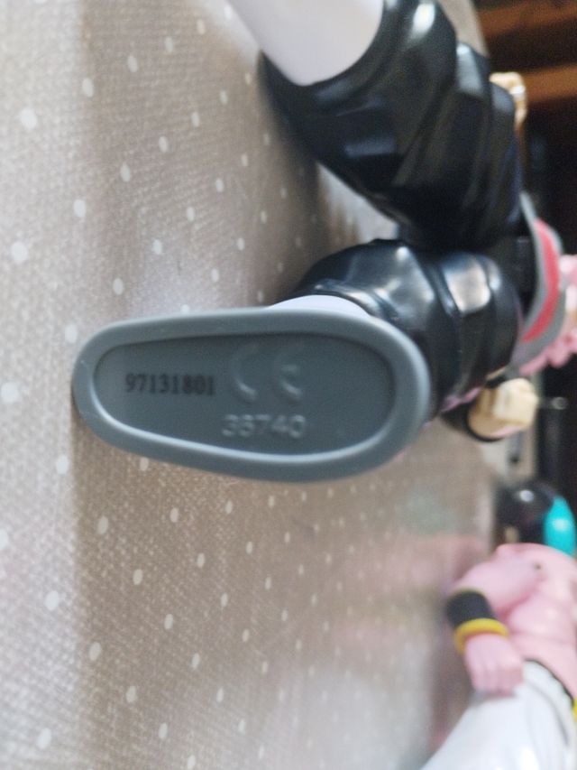 muñeco goku black en buen estado