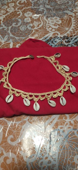 collar gargantilla ganchillo. seda en dorado