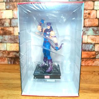 Action figure Occhio di Falco con poster e storia 