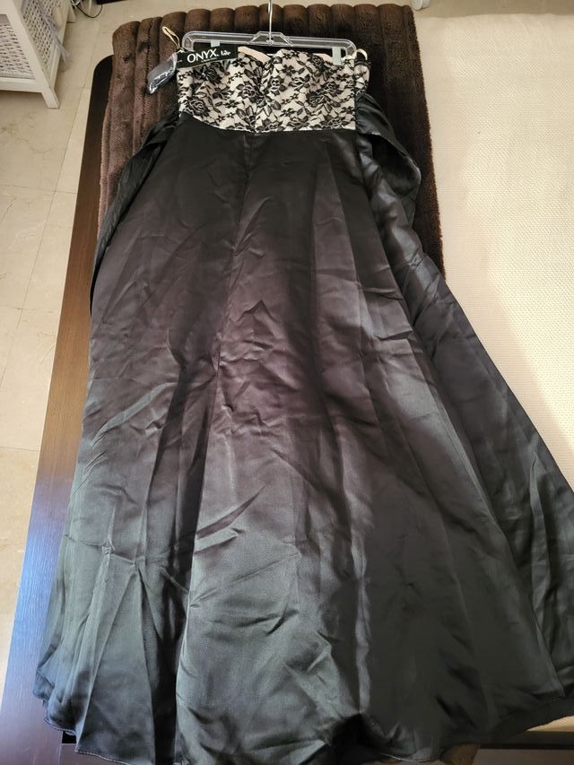 Vestido negro y beige