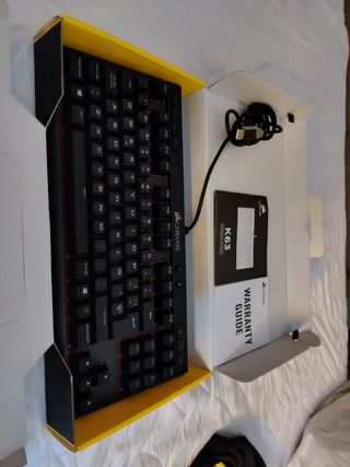 Teclado mecánico Corsair K63